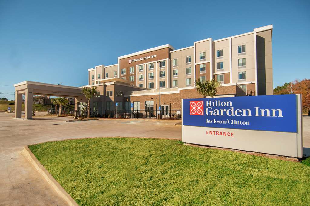 Hilton Garden Inn Jackson/Clinton Logo
