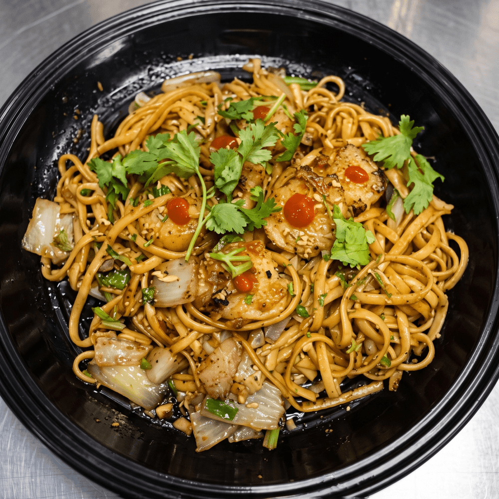 65.Garlic Noodle With Seafood