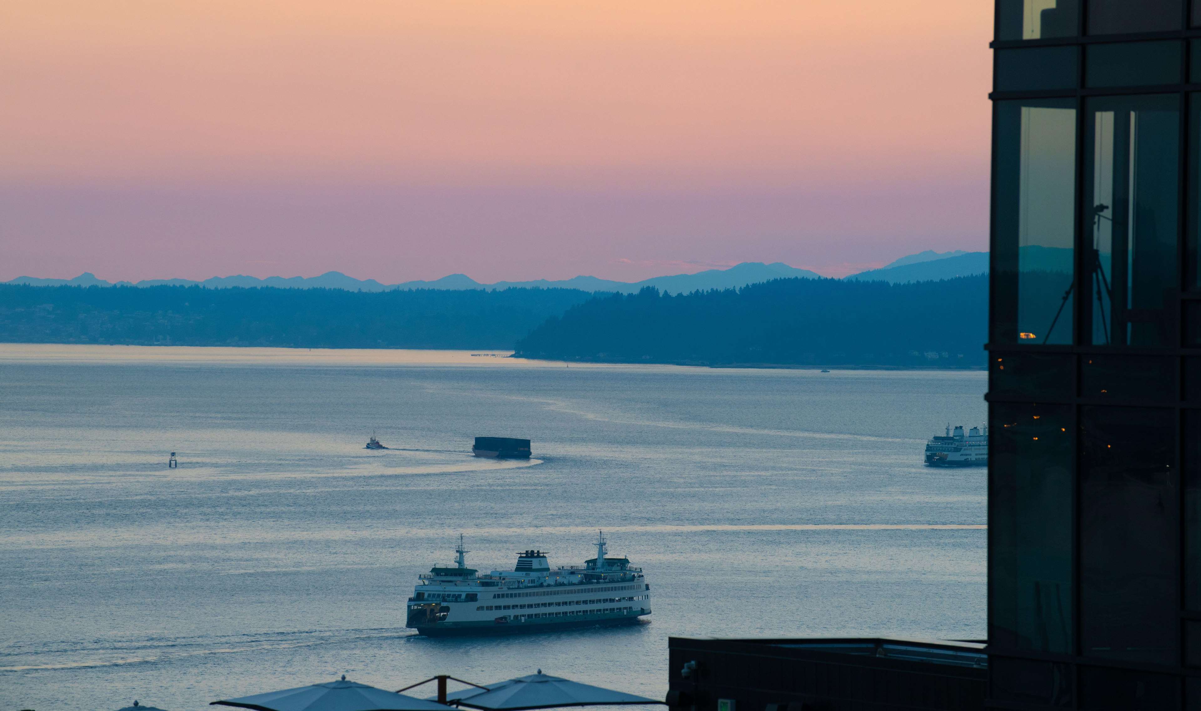 The Charter Hotel Seattle, Curio Collection by Hilton Photo