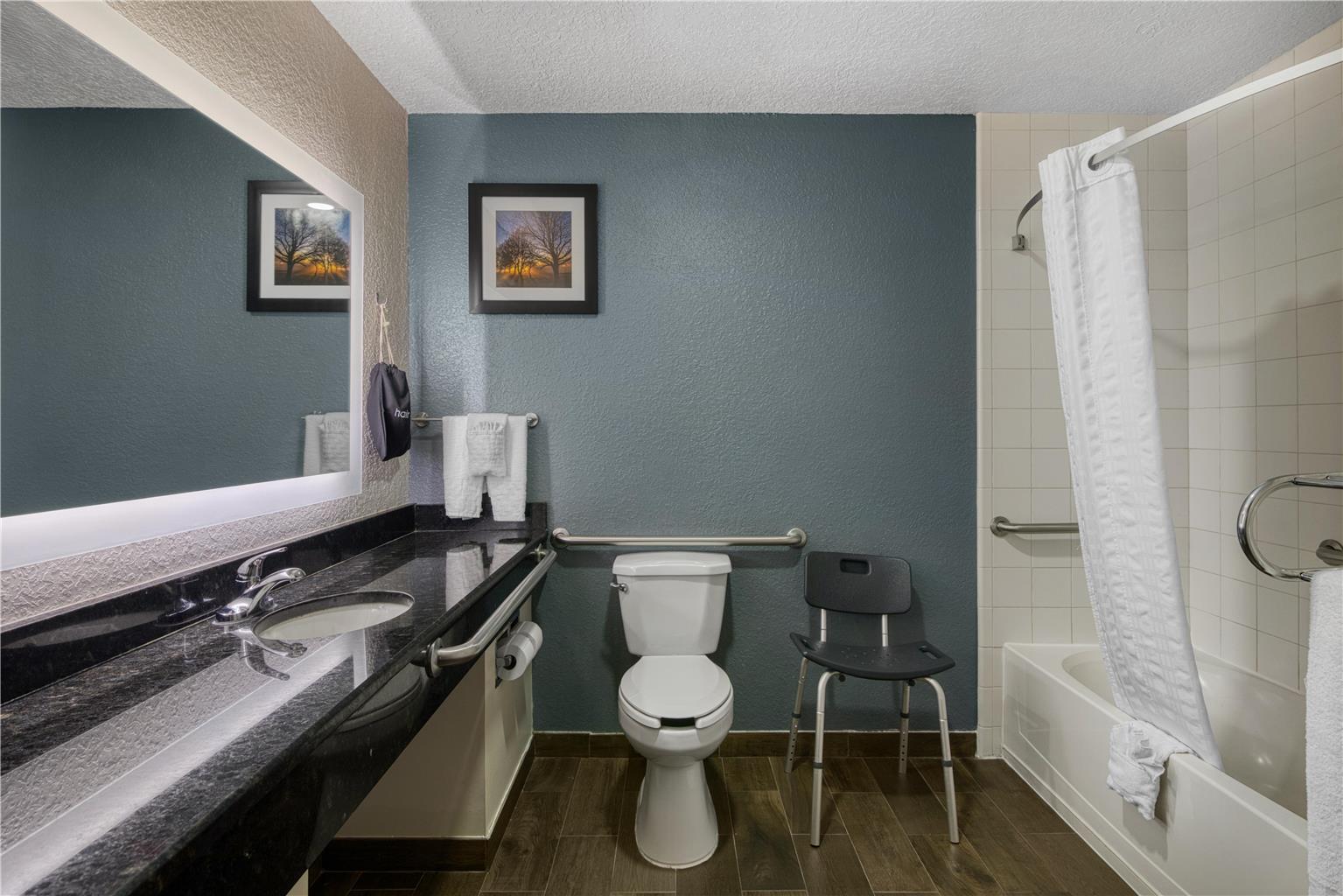 Best Western Waldo Inn & Suites Image