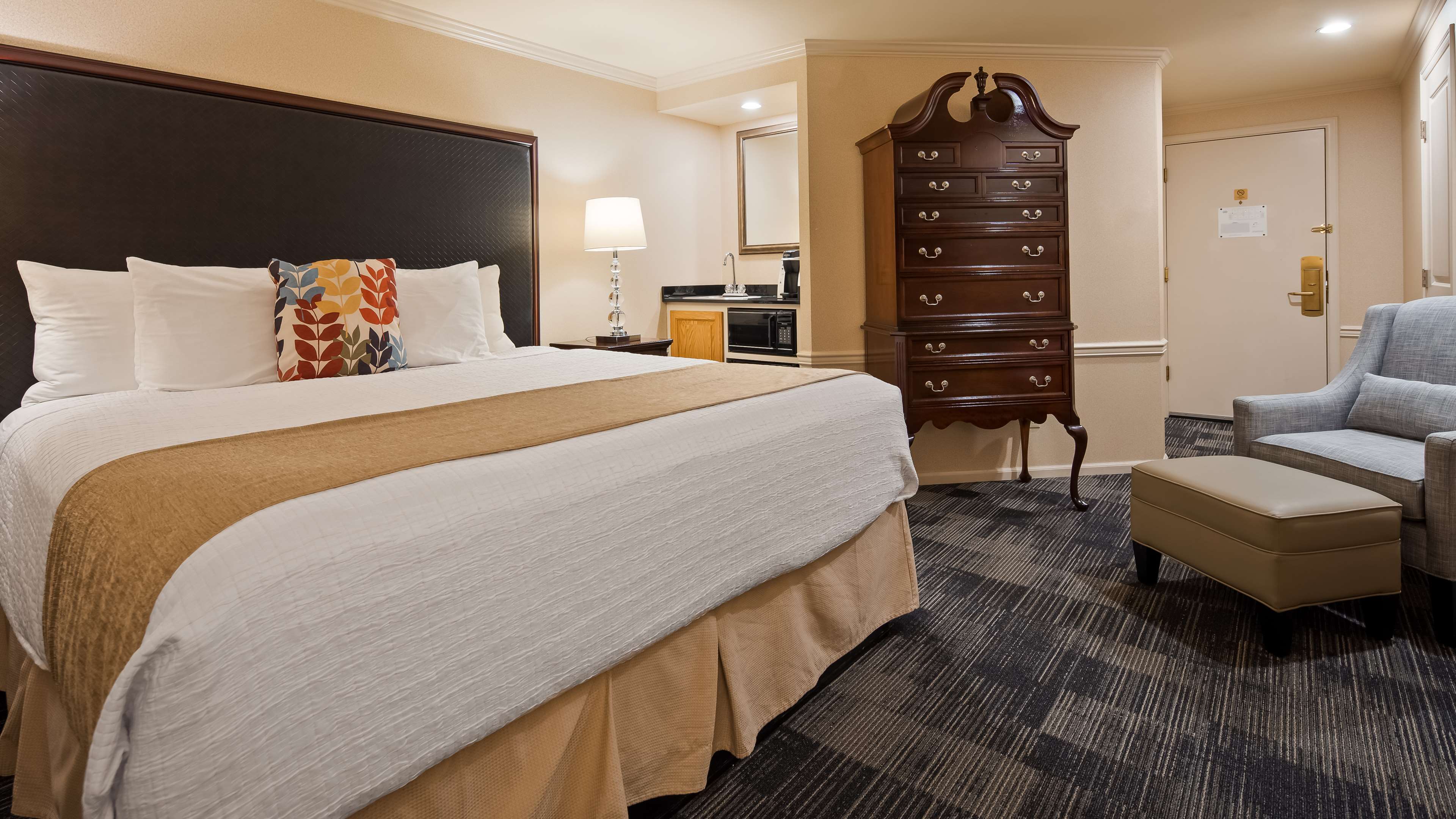 Best Western Heritage Inn Photo