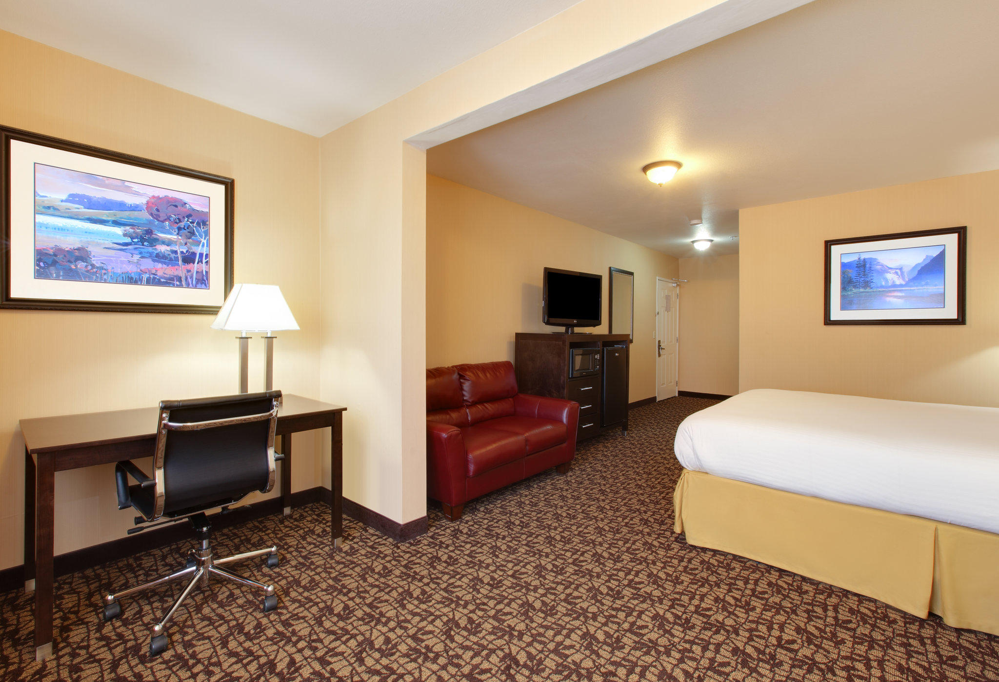 Holiday Inn Express Oakdale Photo