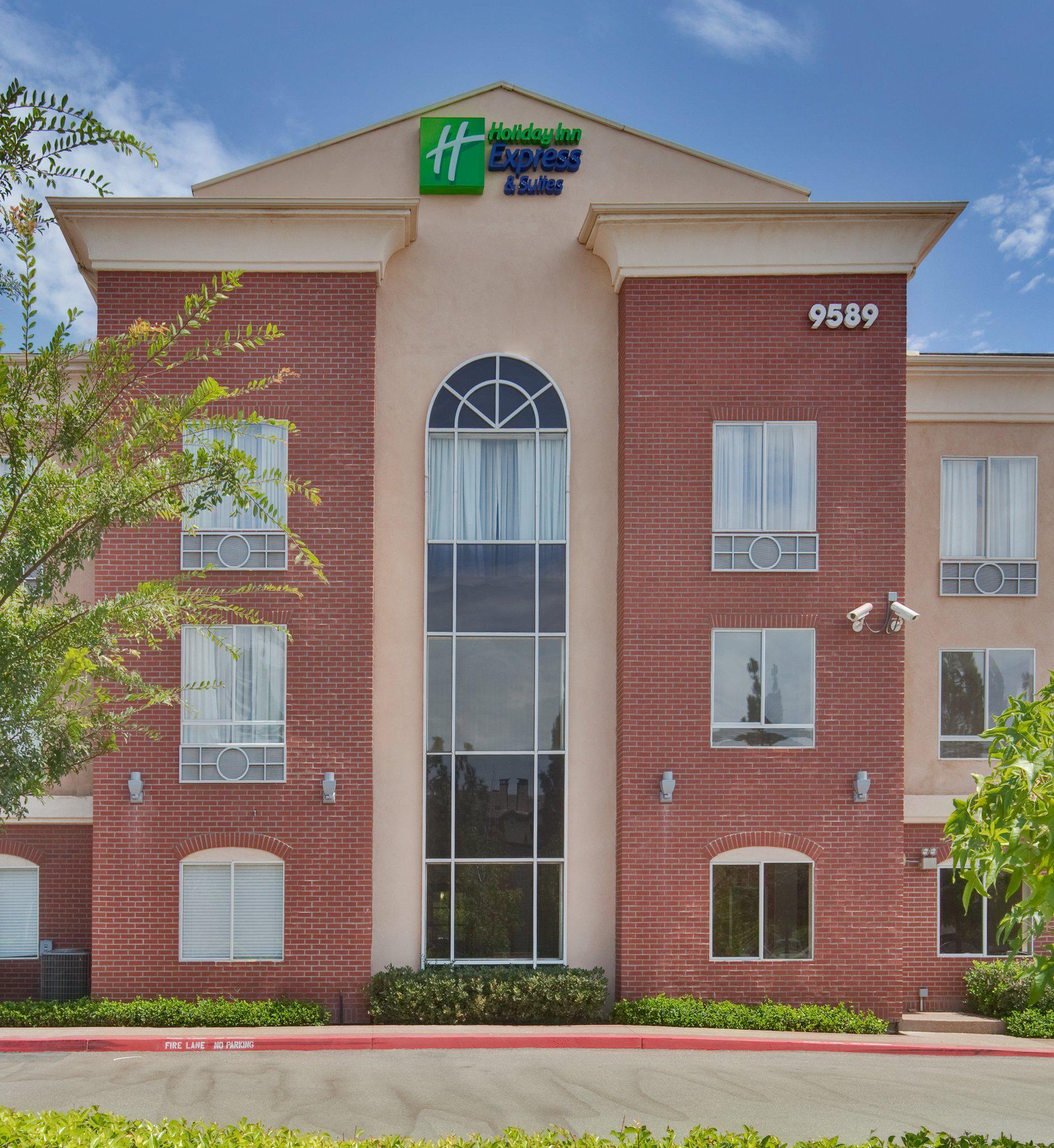 Holiday Inn Express & Suites Ontario Airport-Mills Mall Photo