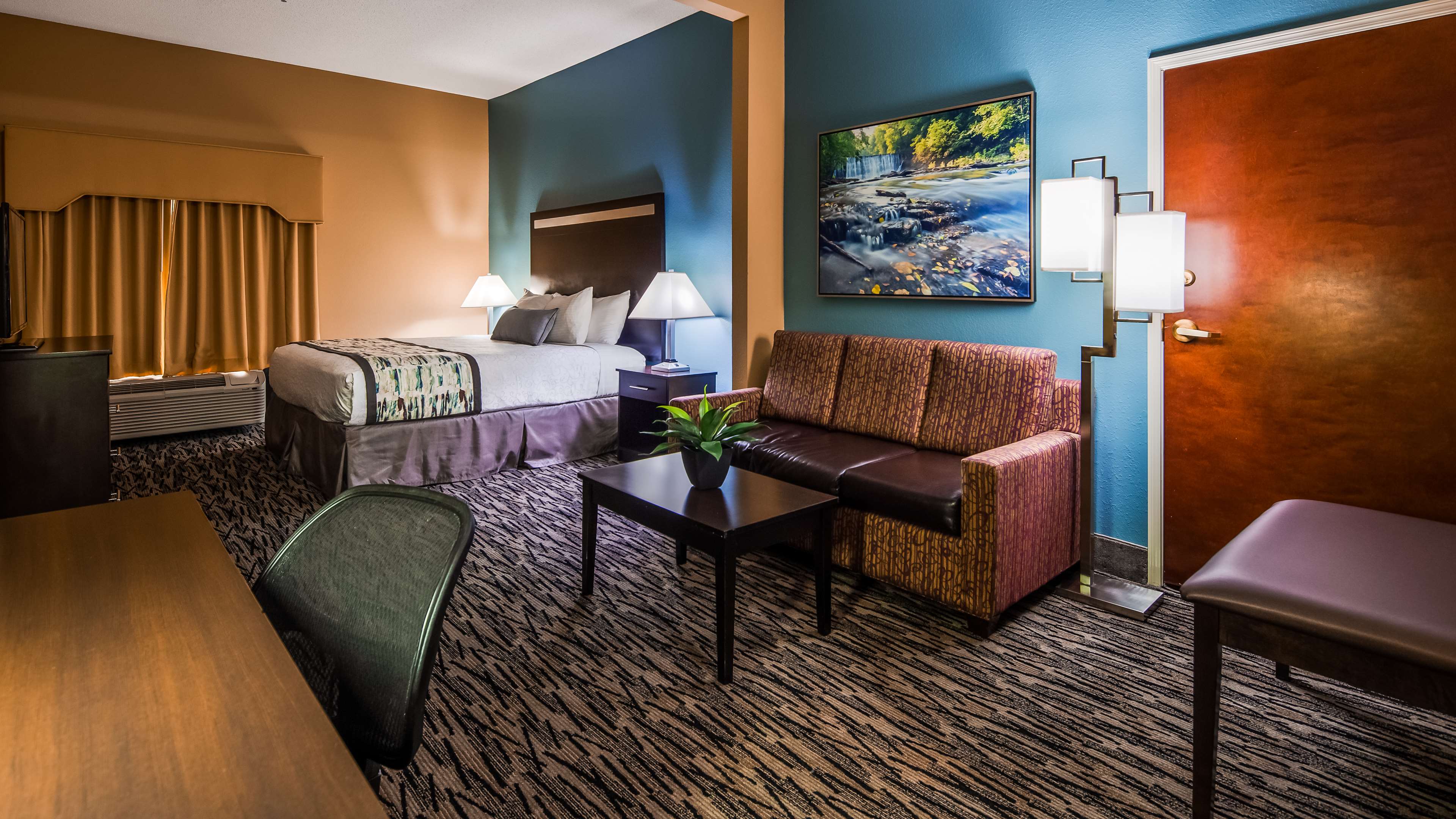 Best Western Plus McDonough Inn & Suites Photo