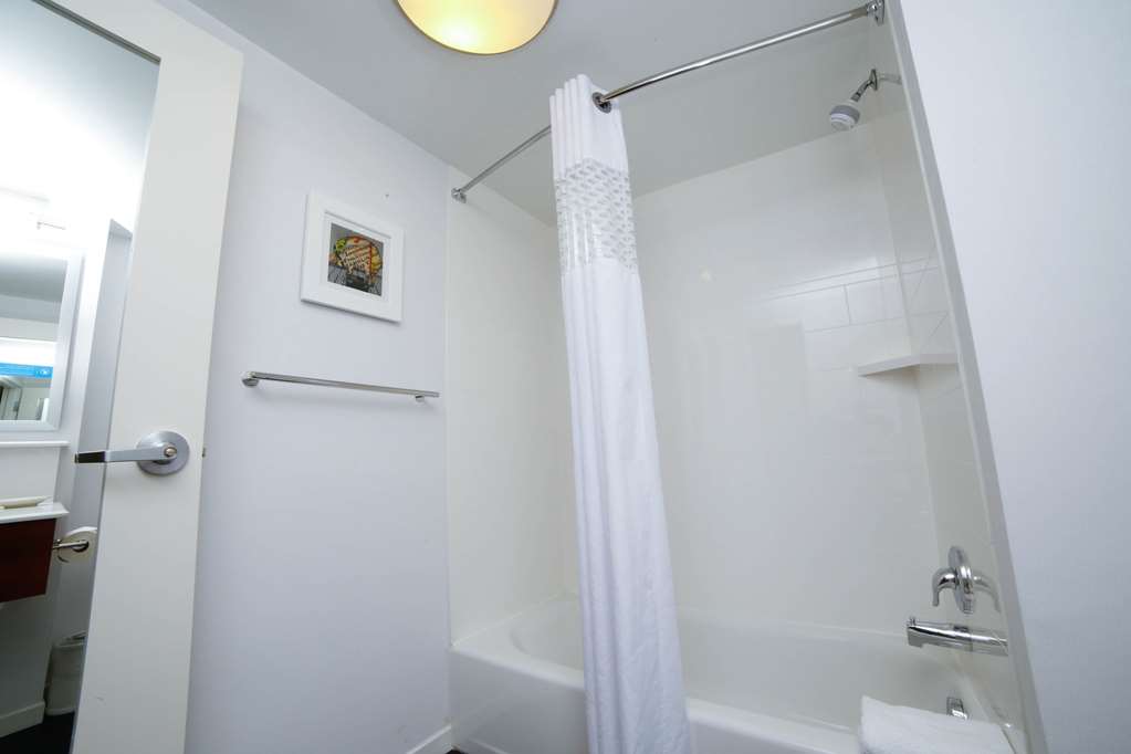 Hampton Inn Franklin Image