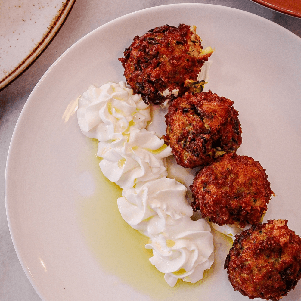 Kolokithokeftedes [Zucchini Balls]