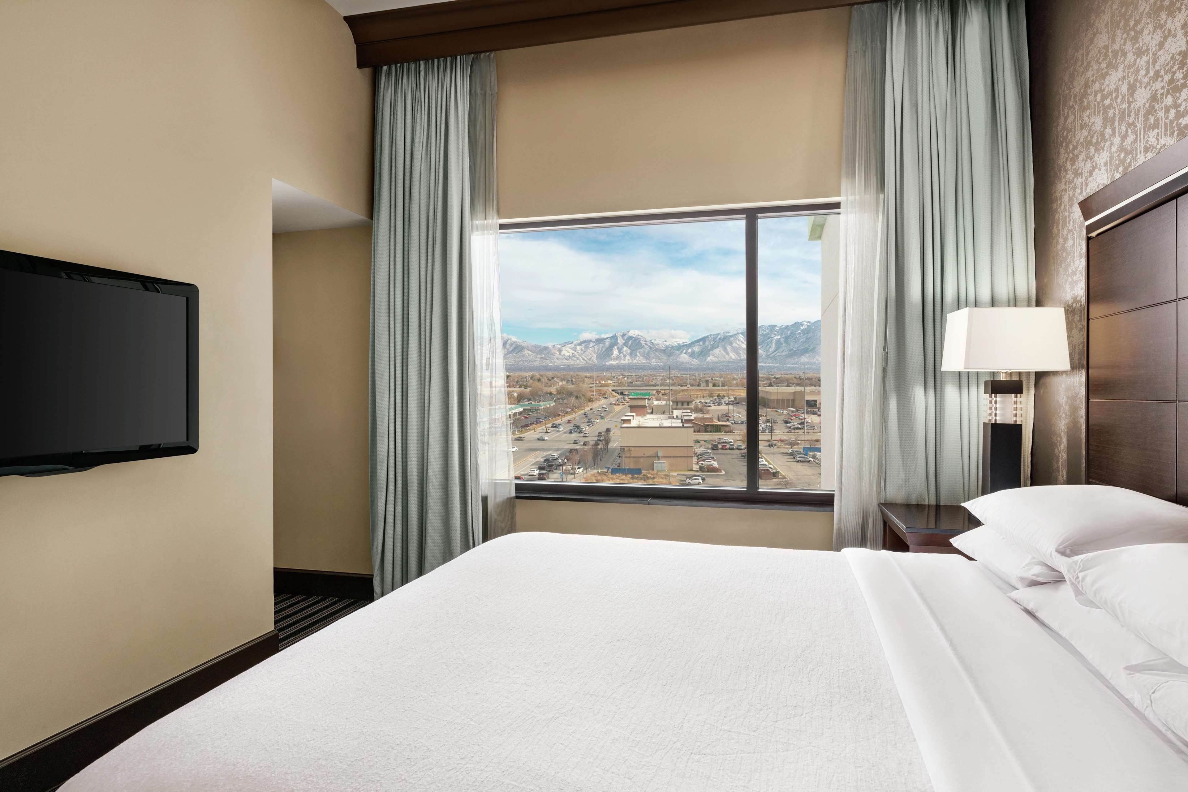 Embassy Suites by Hilton Salt Lake West Valley City Photo