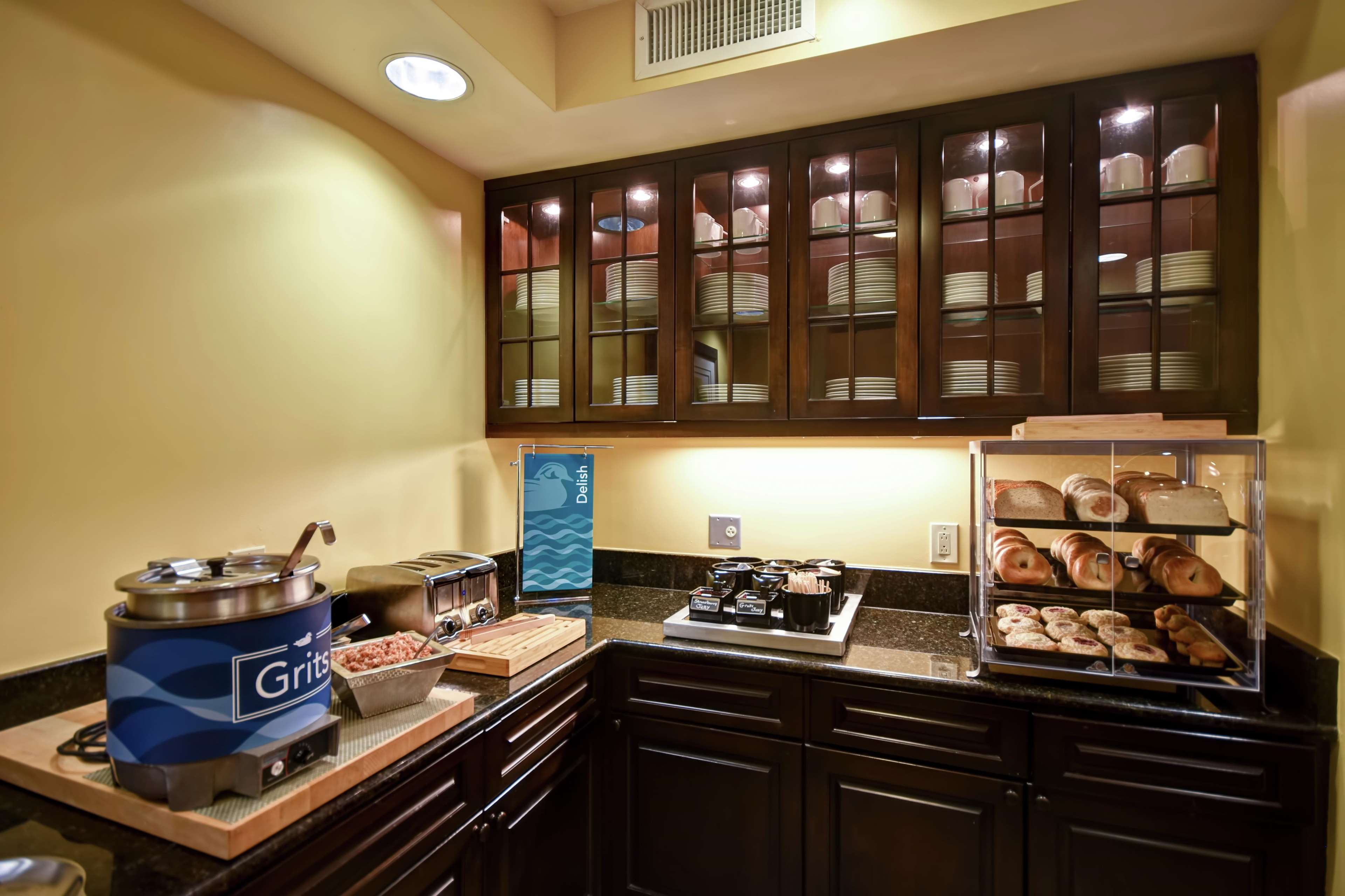 Homewood Suites by Hilton Charleston Airport Photo