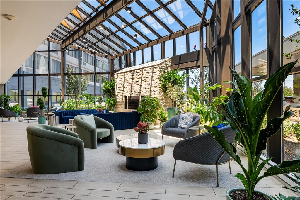 DoubleTree by Hilton Fairfield Hotel & Suites Image