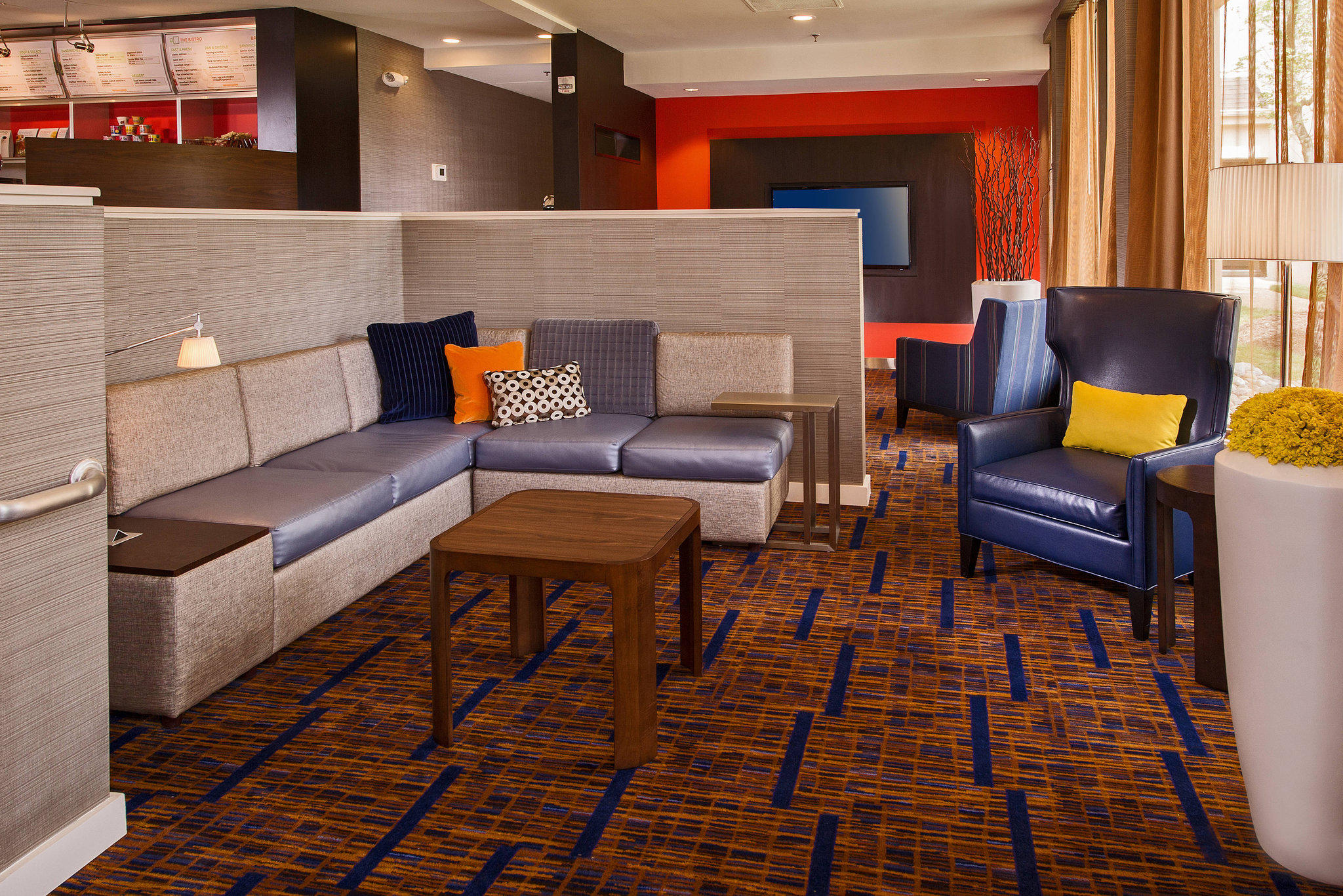 Courtyard by Marriott Richmond West Photo