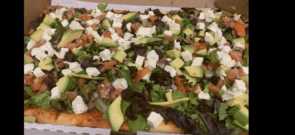 Grandma Mesclun Avocado Pizza