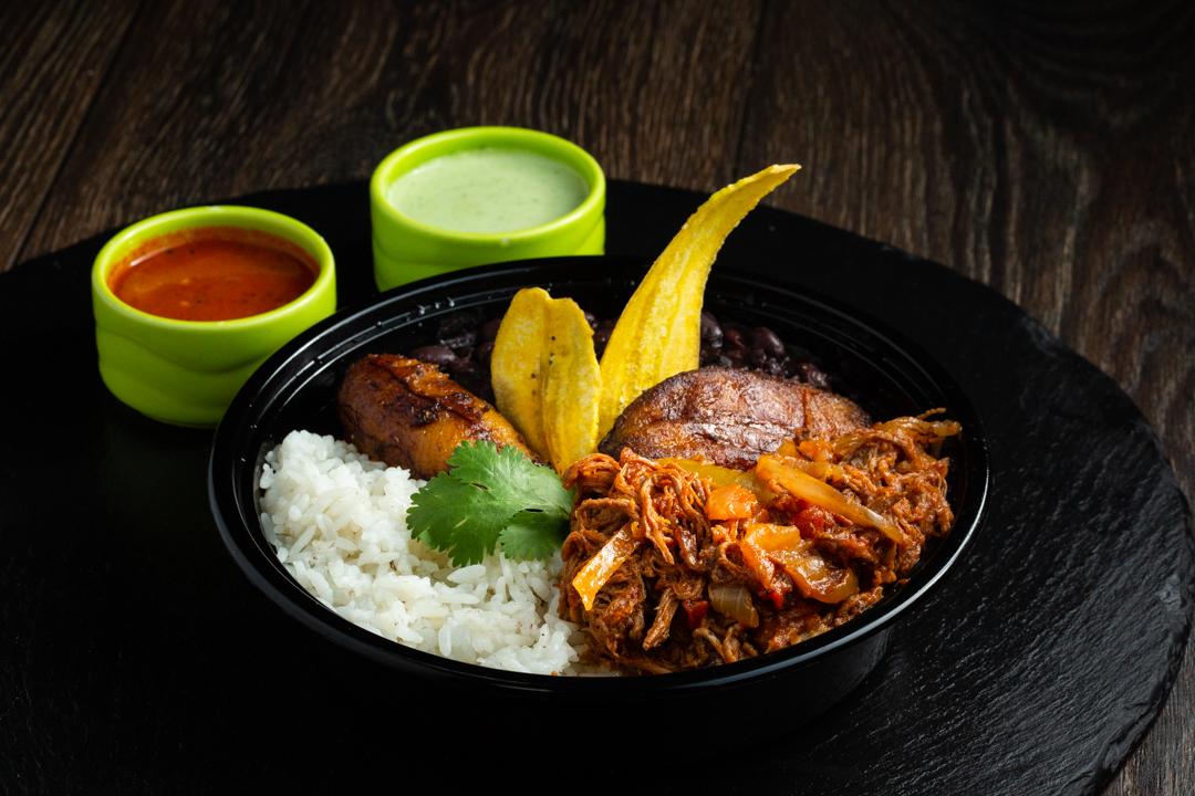 ESPECIAL MARTES ROPA VIEJA CHICKEN BOWL