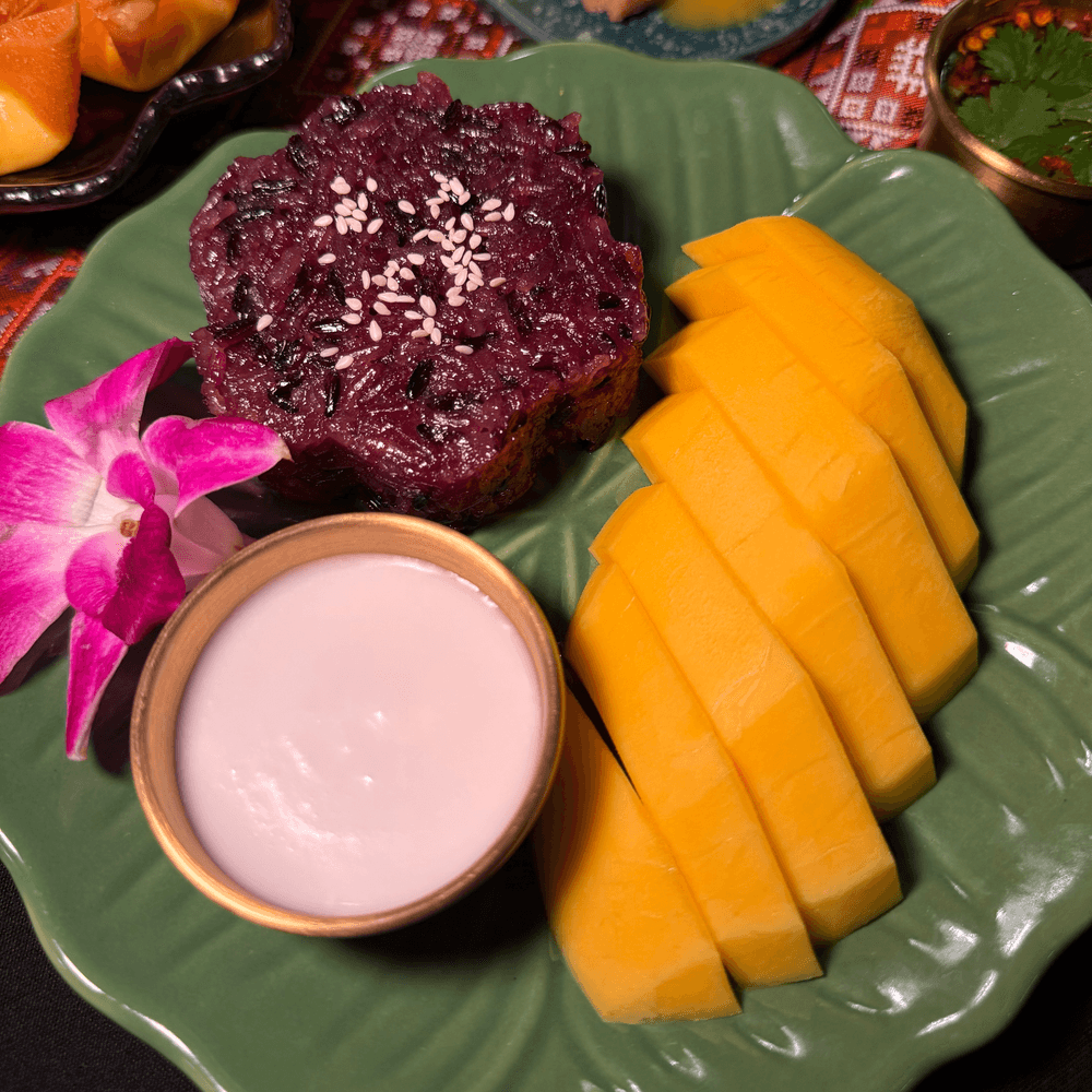 Mango w/ sticky rice