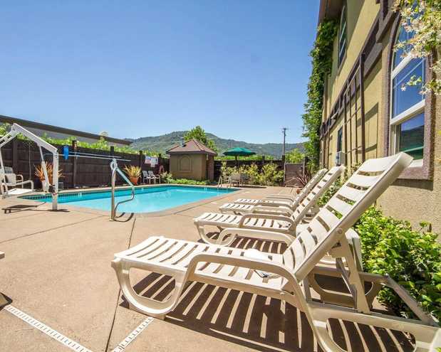 Images Comfort Inn & Suites