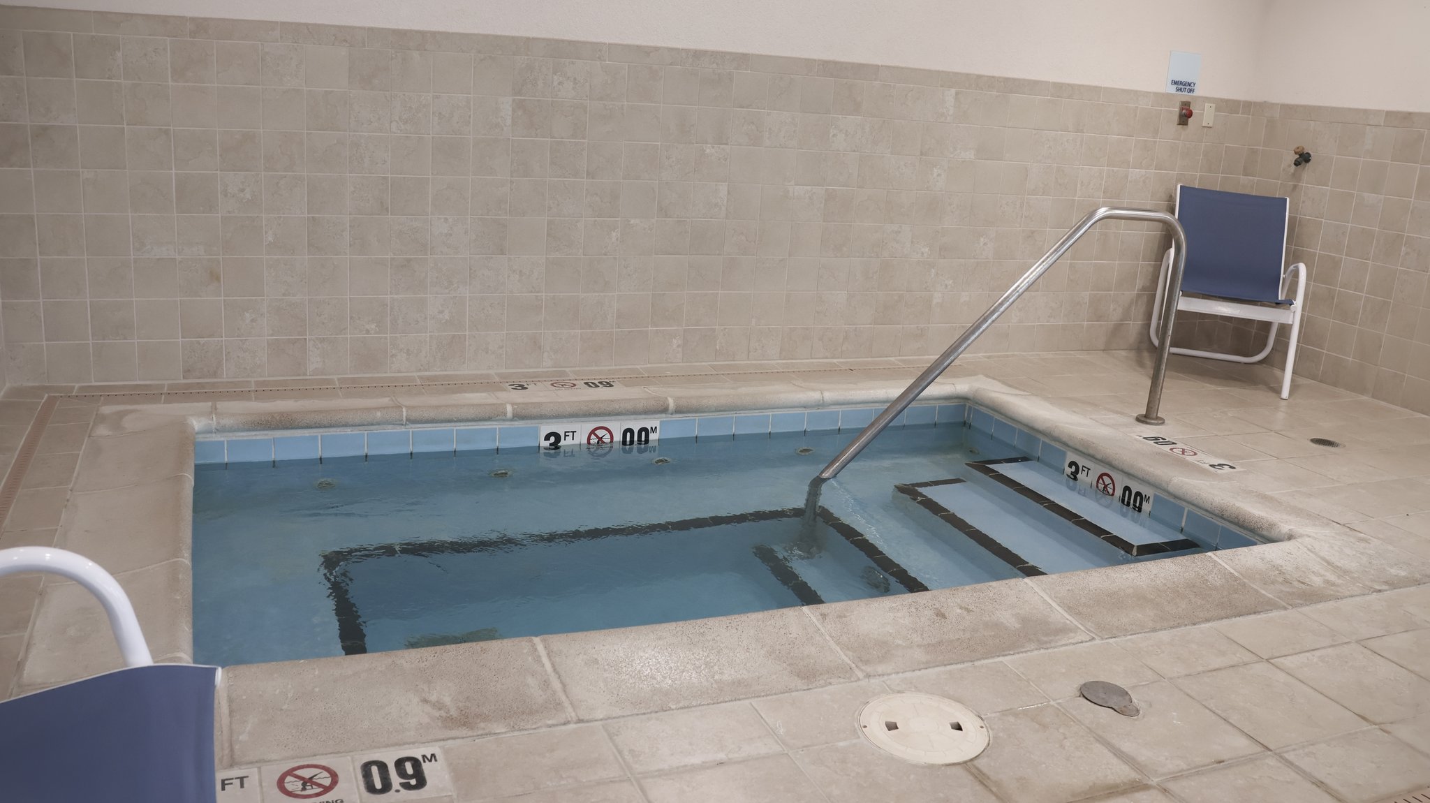 Holiday Inn Express & Suites Morton Peoria Area by IHG Image