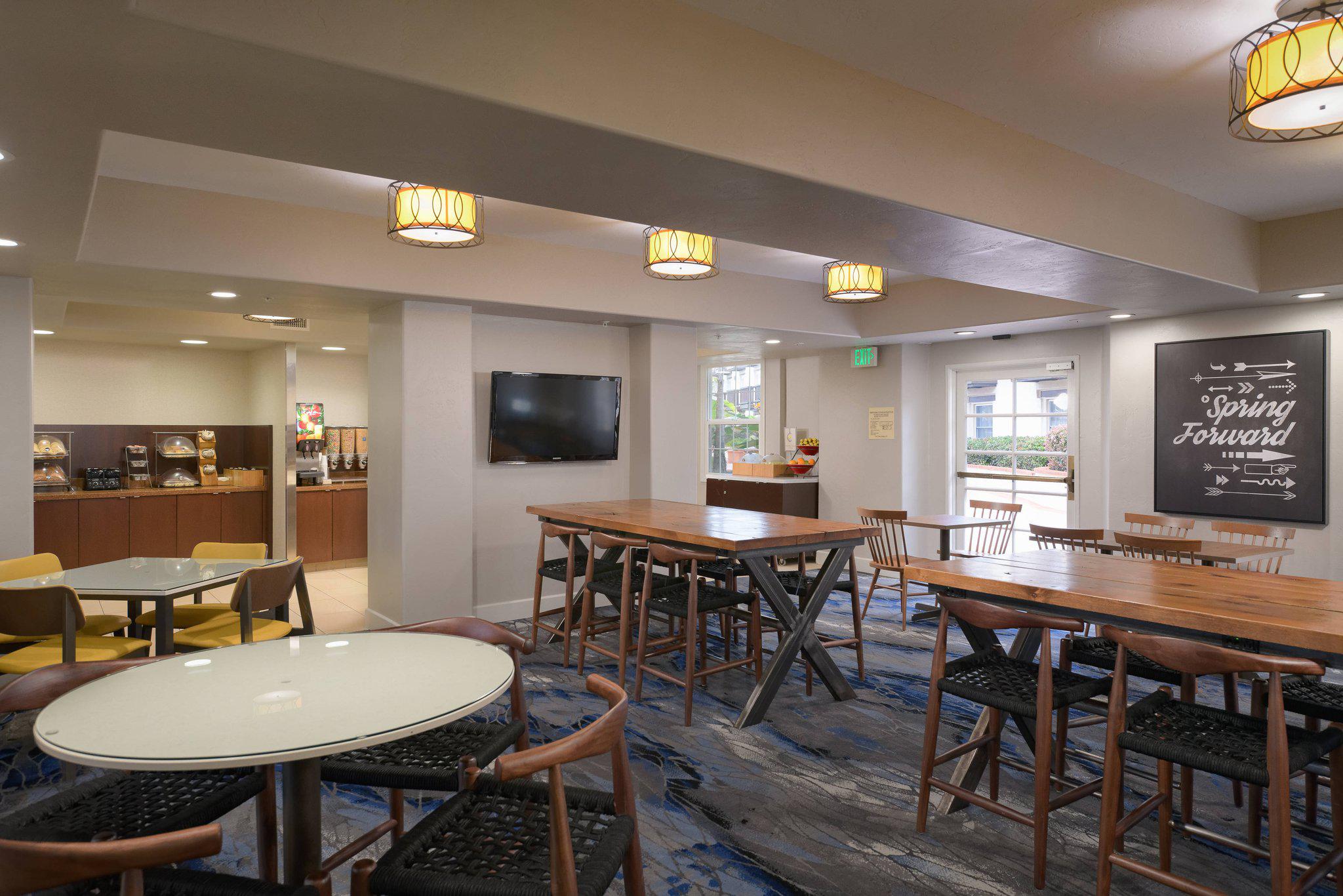 Fairfield Inn & Suites by Marriott San Diego Old Town Photo