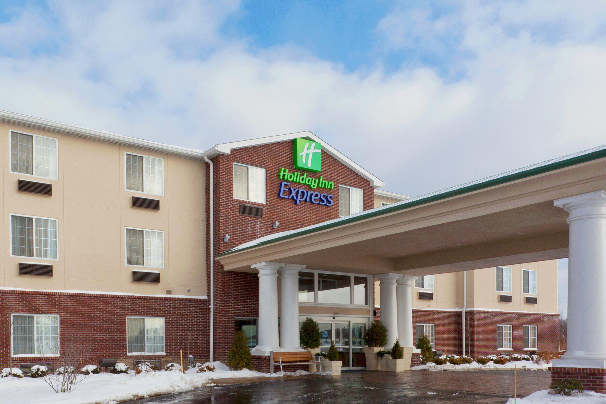 Holiday Inn Express & Suites Ashtabula-Geneva Photo