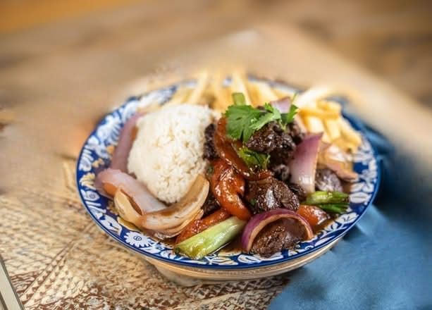 Full Tray Lomo Saltado