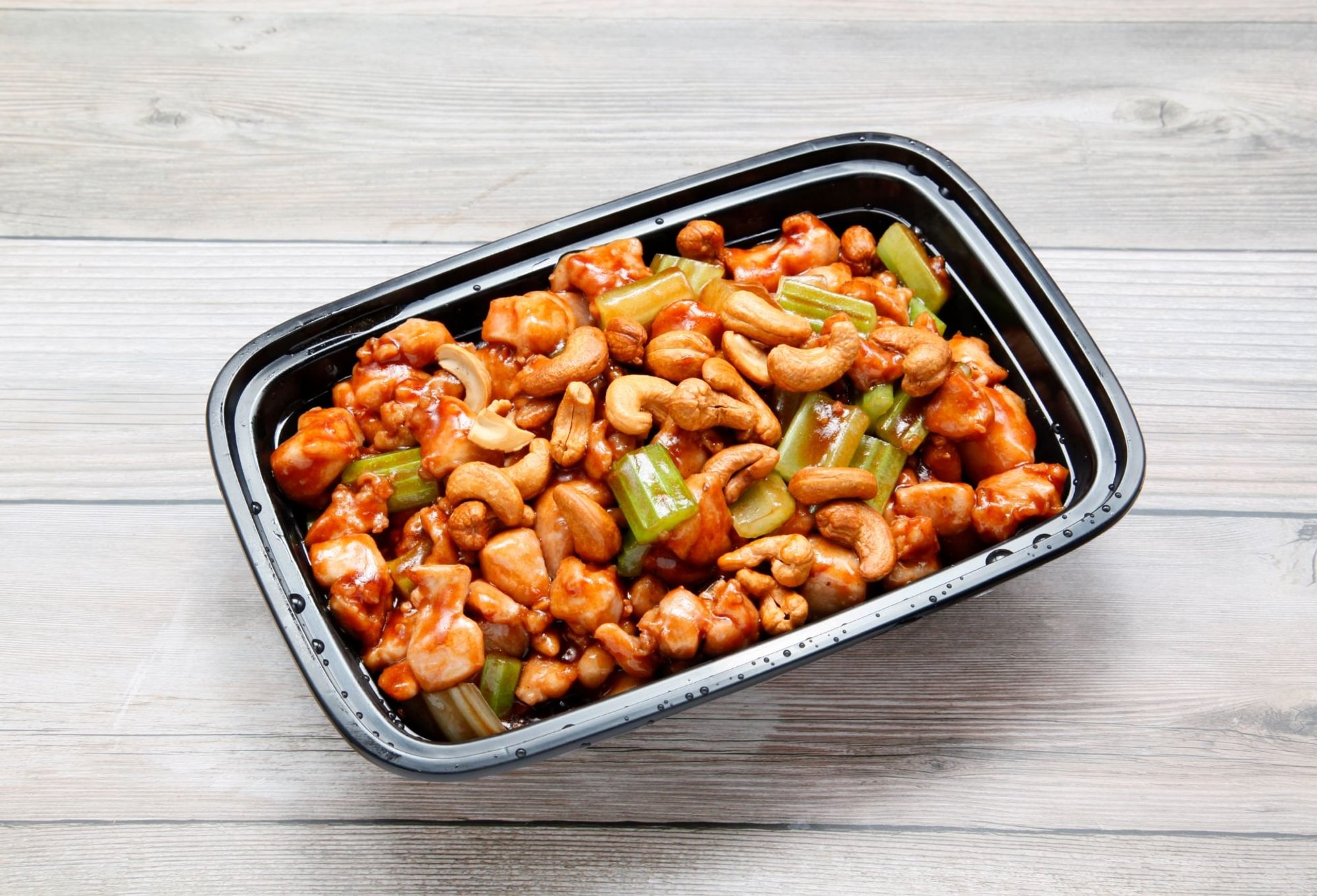 Diced chicken with cashew nuts (lunch) / 腰果鸡丁（午）
