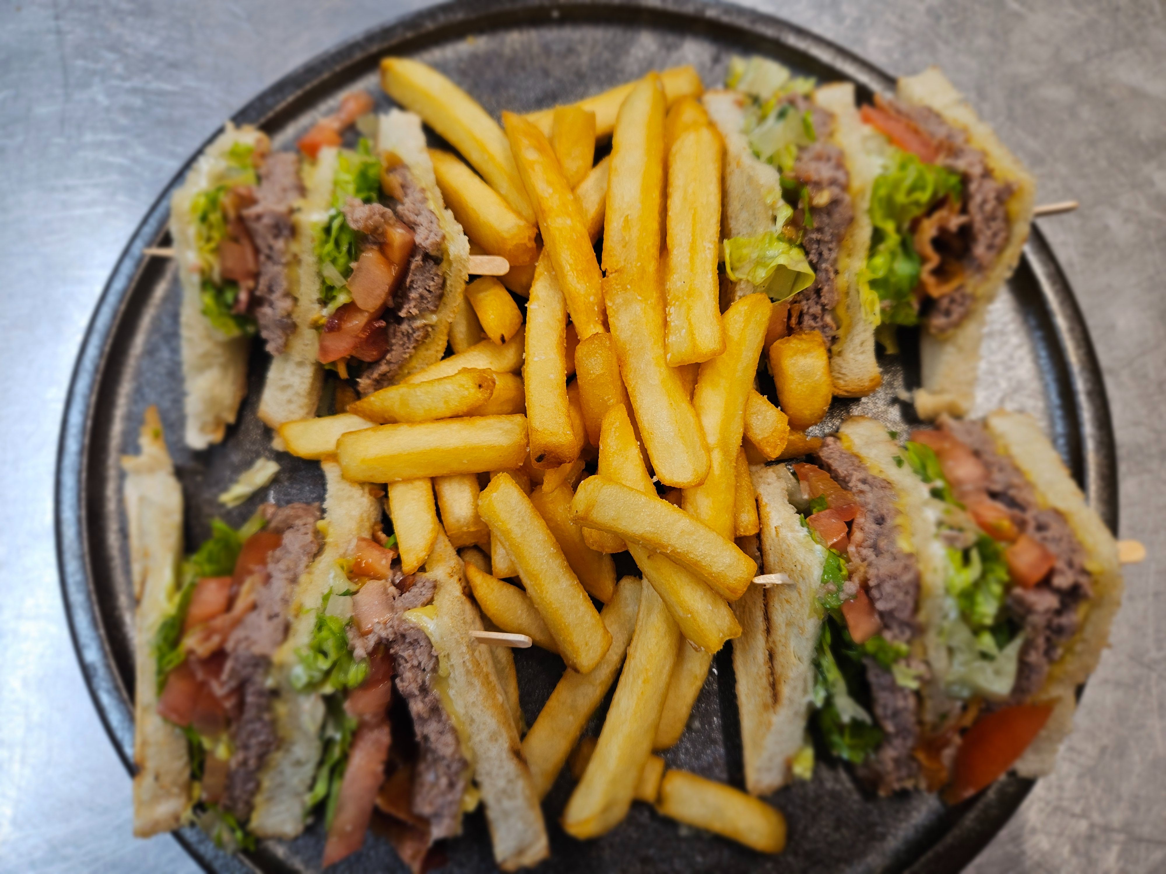 Cheeseburger Club Sandwich With Fries (Lettuce, Onion, Tomato, Cheese And Bacon)