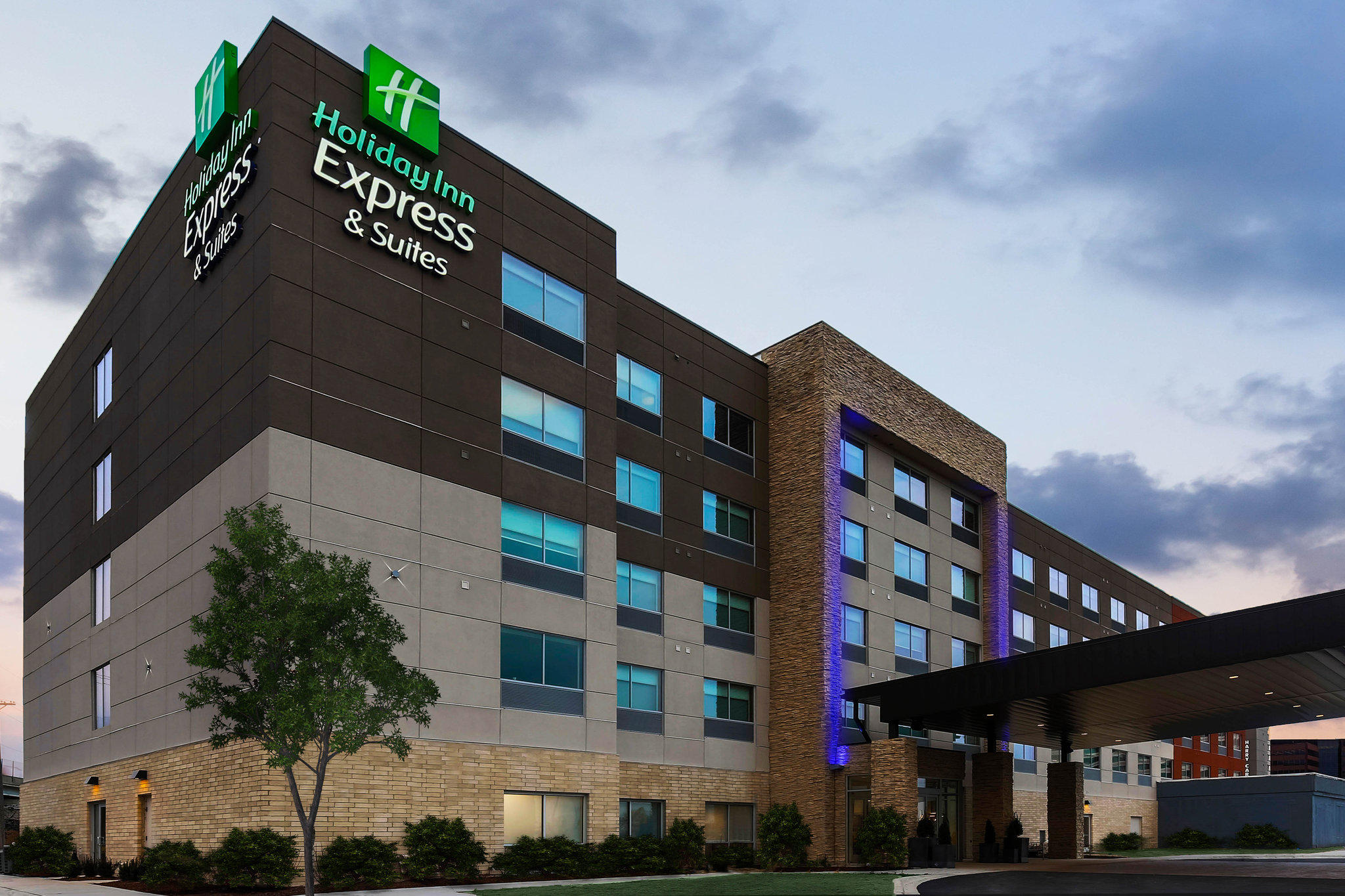 Holiday Inn Express & Suites Chicago O'Hare Airport Photo