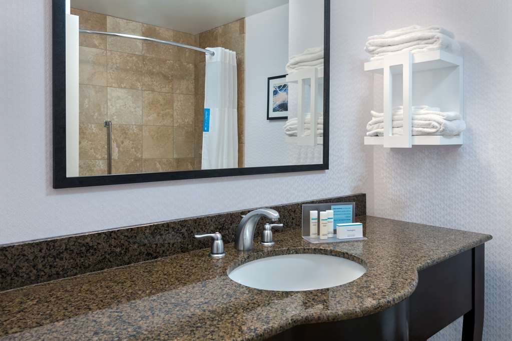 Hampton Inn & Suites Buffalo Downtown Image