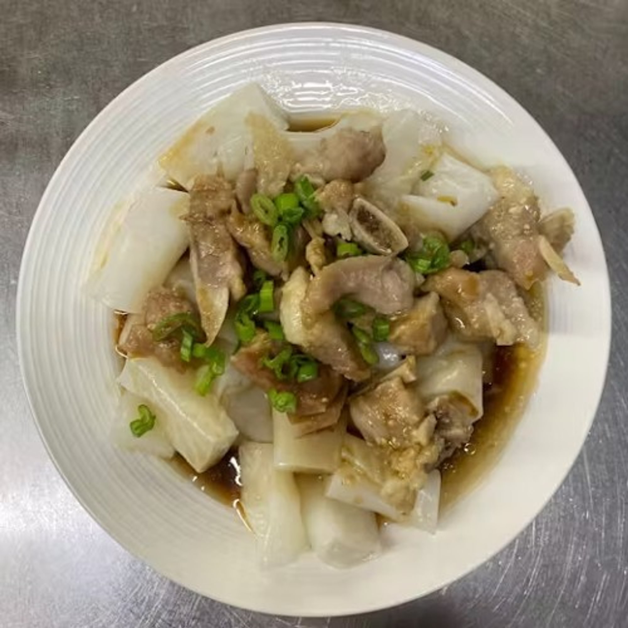 Spareribs with Rice Noodle Roll 排骨手拉腸