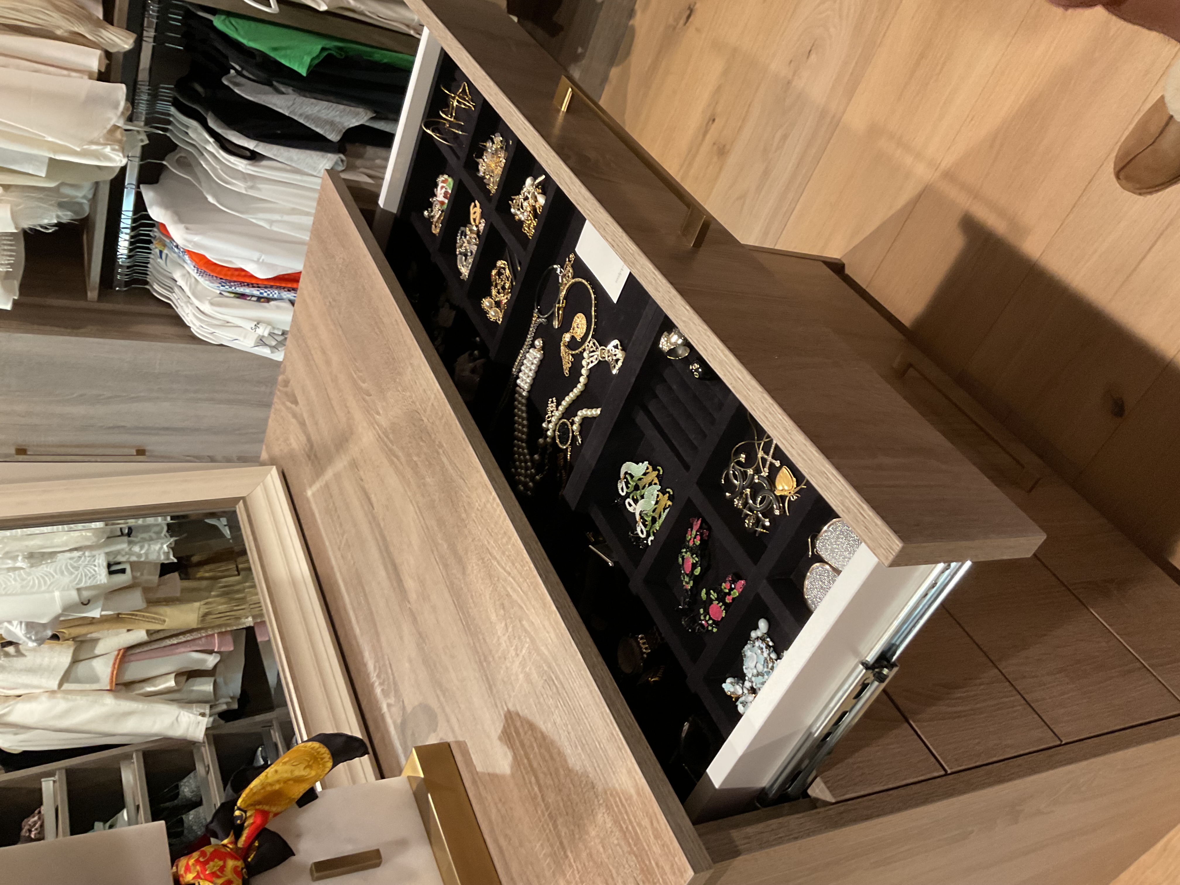 Closet La Quinta Cabinetry Image