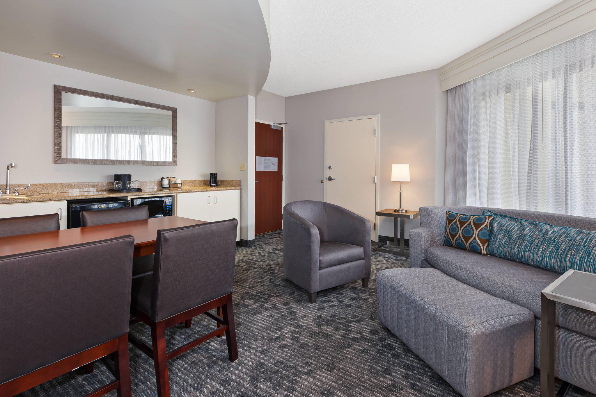 Courtyard by Marriott Oklahoma City Downtown Photo