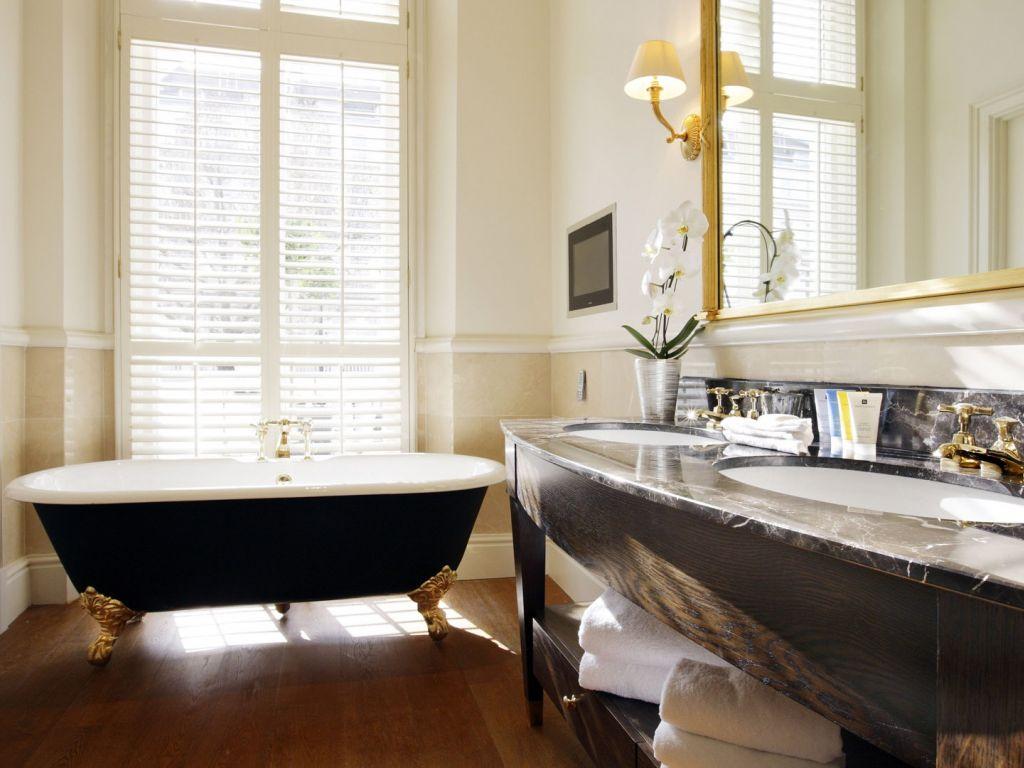 AlphaBaths LLC Image