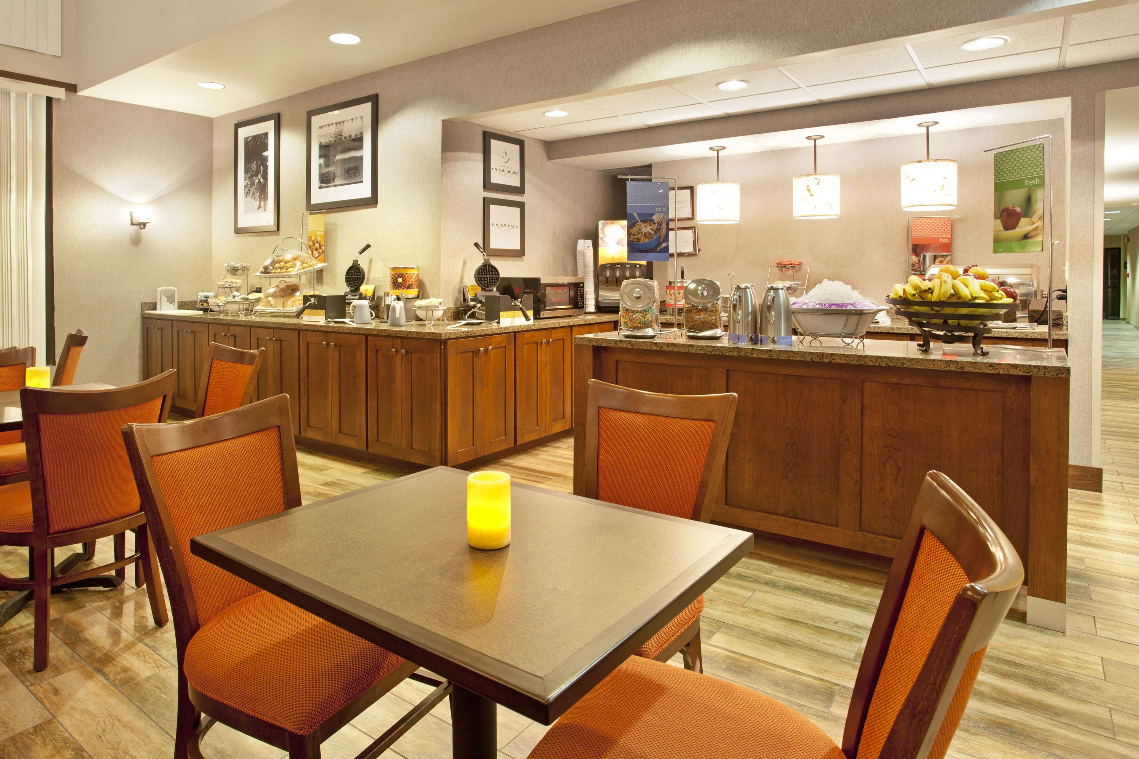 Hampton Inn & Suites El Paso-Airport Photo