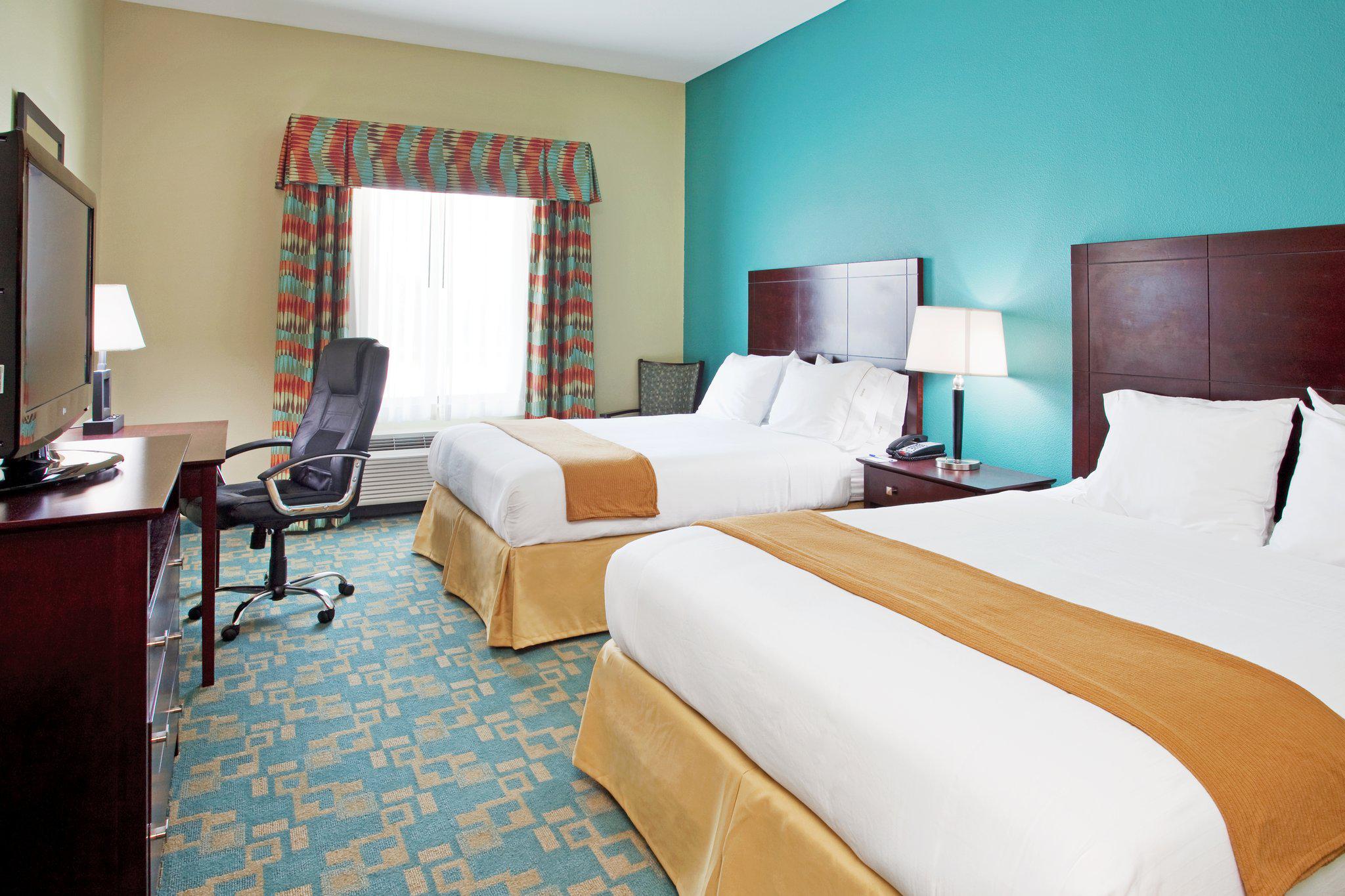 Holiday Inn Express & Suites Salem Photo