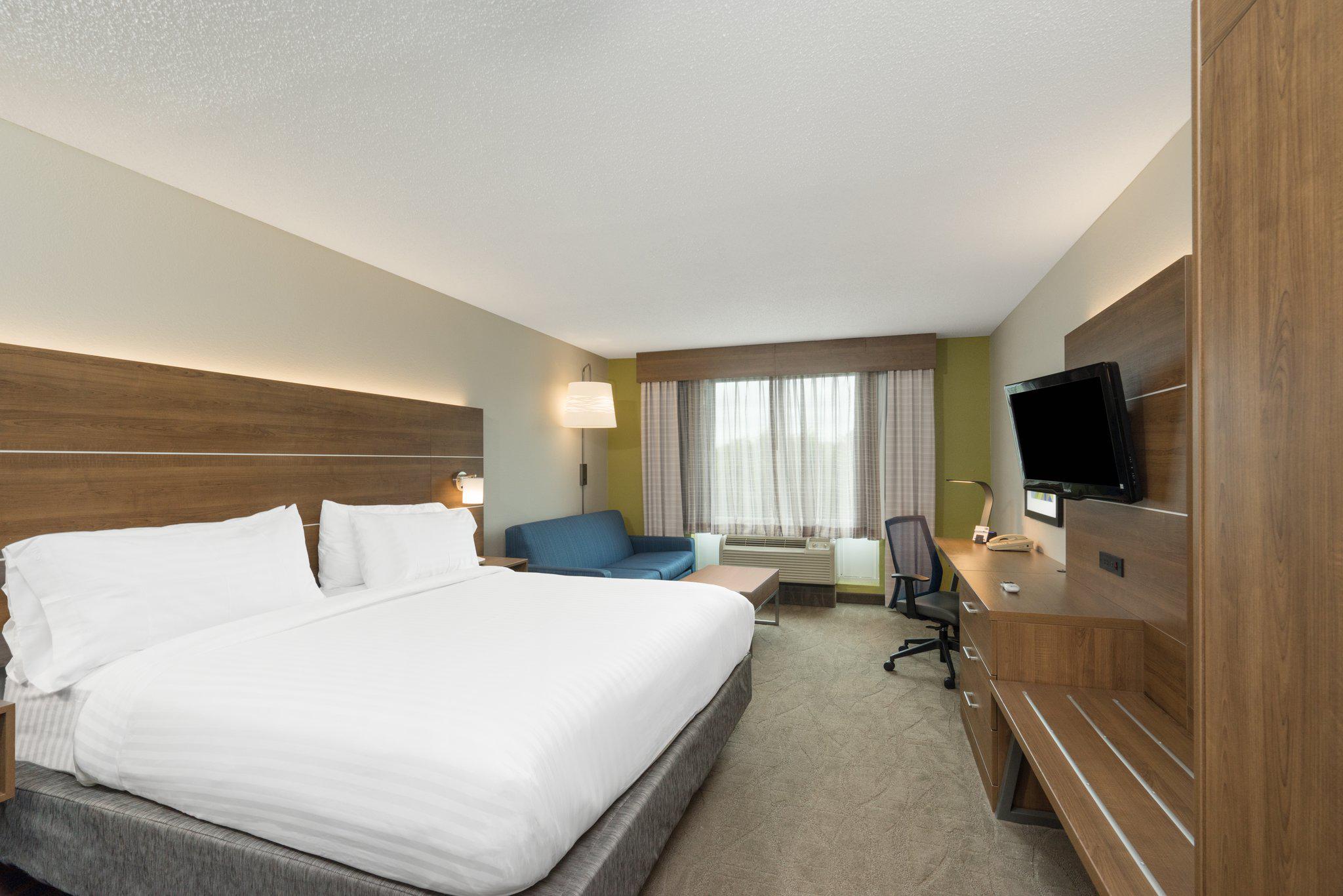 Holiday Inn Express & Suites Frankfort Photo