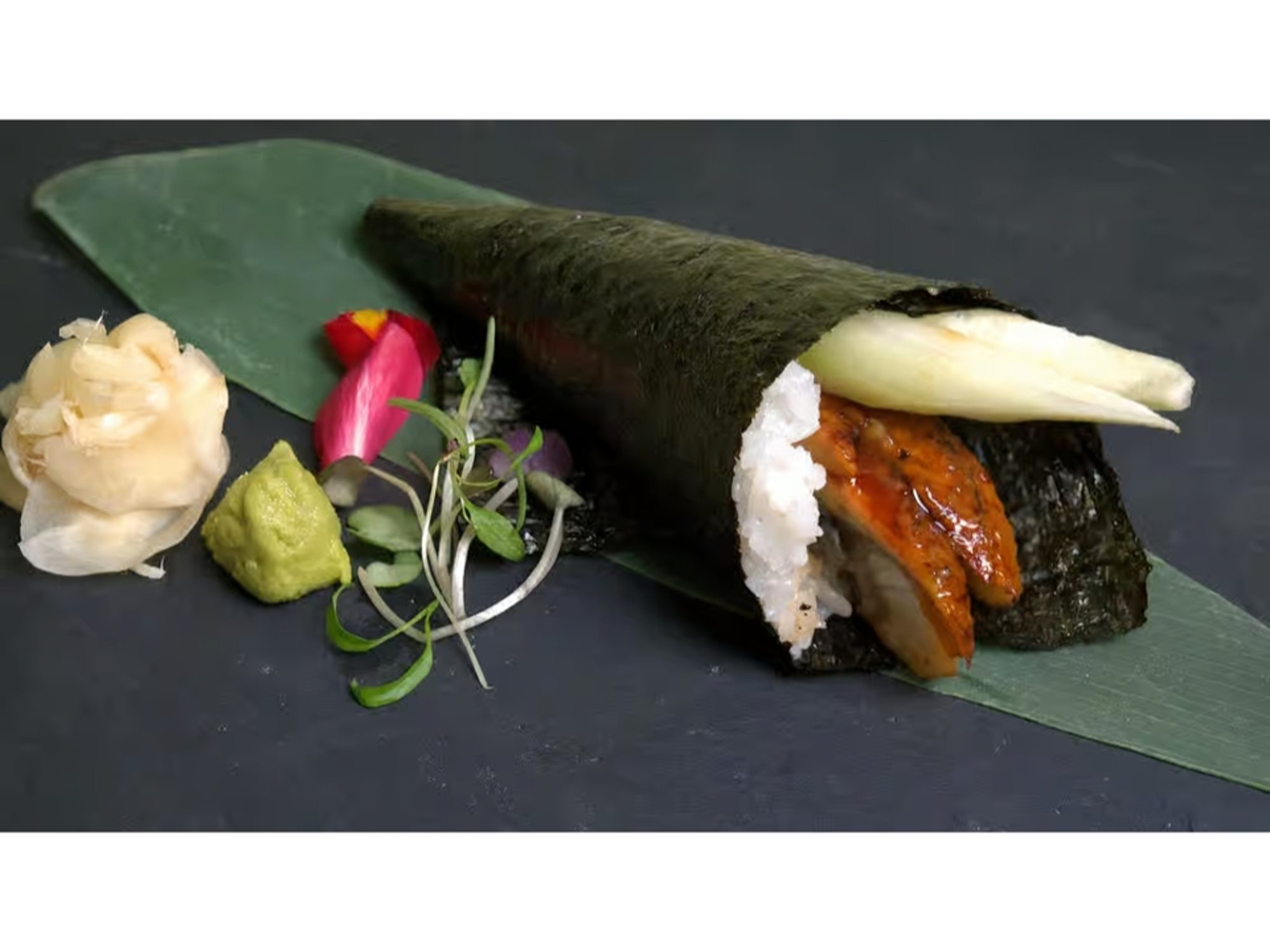 Eel, Avocado & Tobiko Hr