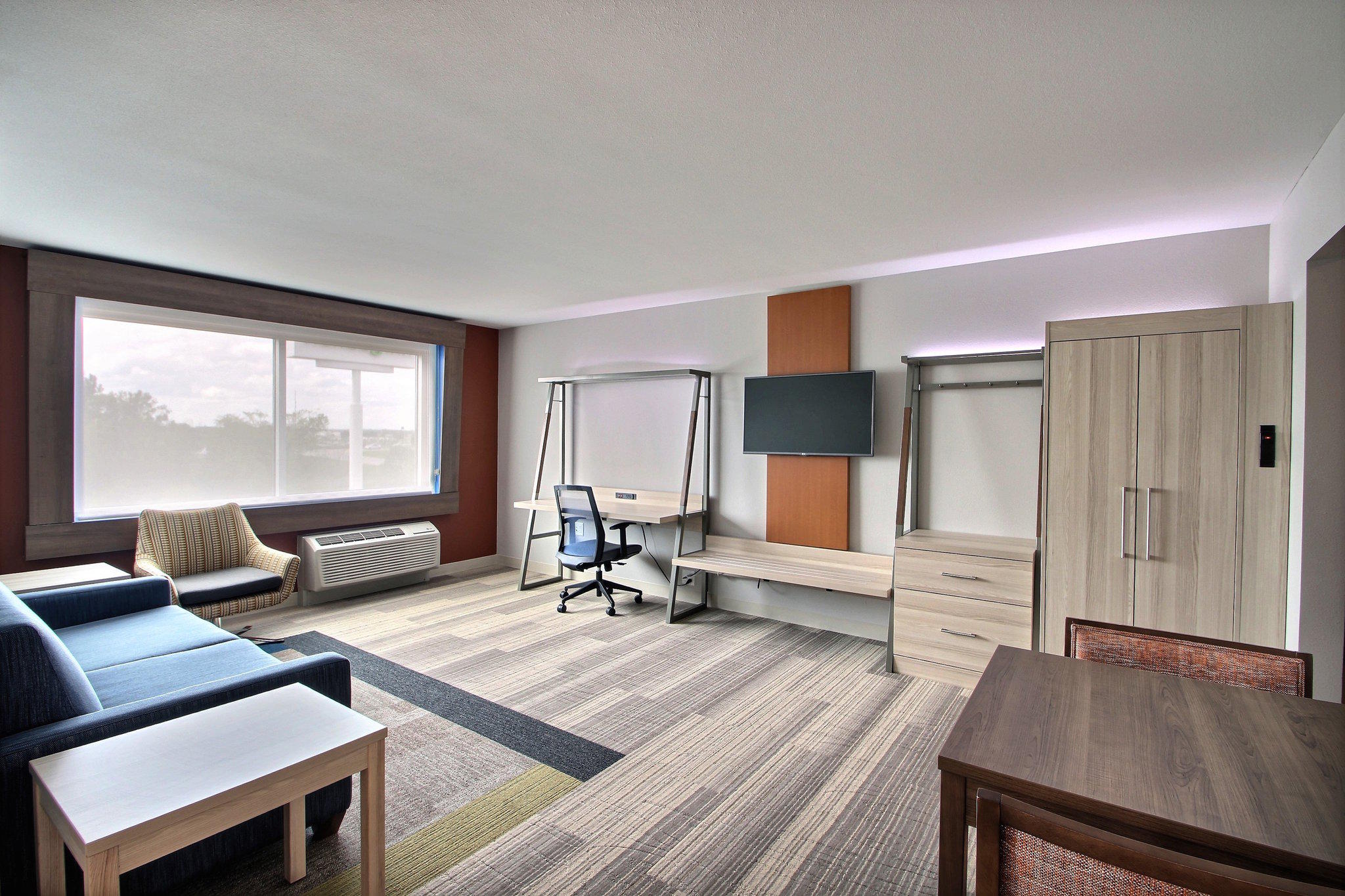 Holiday Inn Express & Suites Fond Du Lac Photo