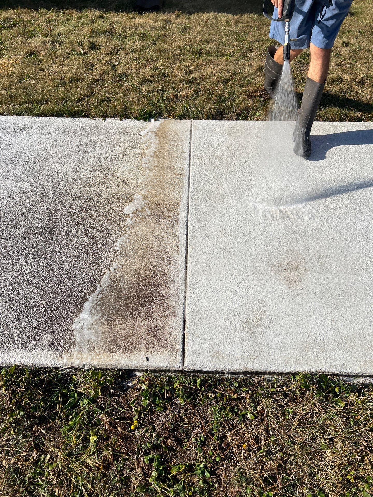 SUDS Power Washing Image