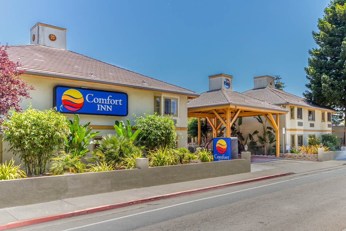 santa cruz hotels beachfront