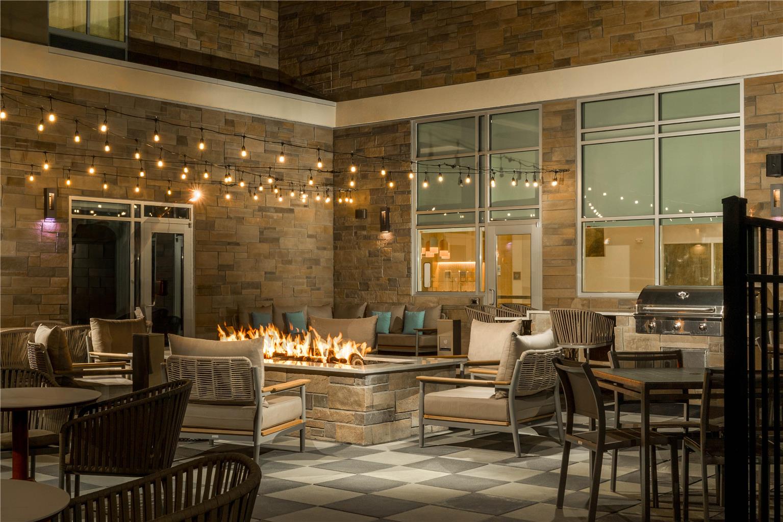 Homewood Suites by Hilton Puyallup Tacoma Logo