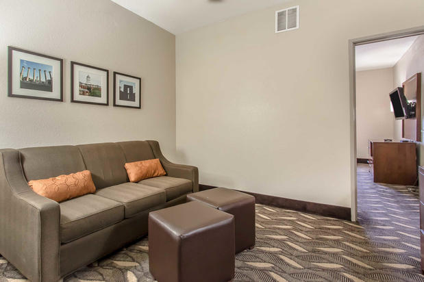 Images Comfort Suites