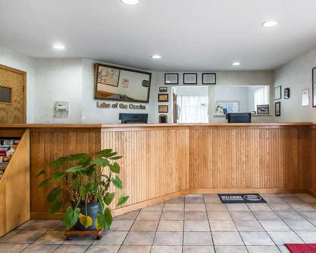 Images Econo Lodge Inn & Suites Lake Of The Ozarks