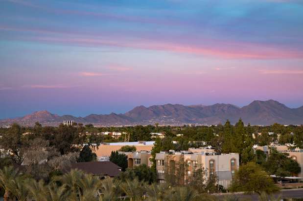 Images Embassy Suites by Hilton Phoenix Scottsdale