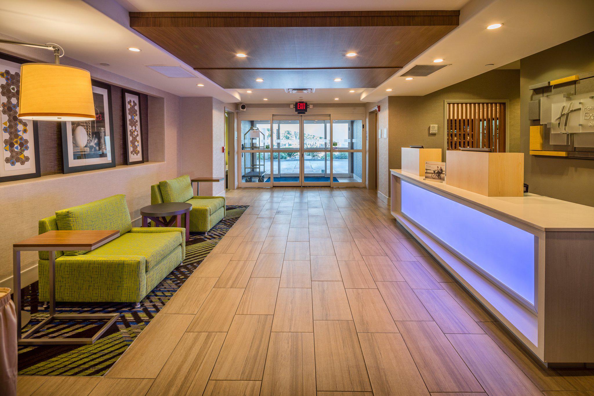 Holiday Inn Express & Suites Modesto-Salida Photo