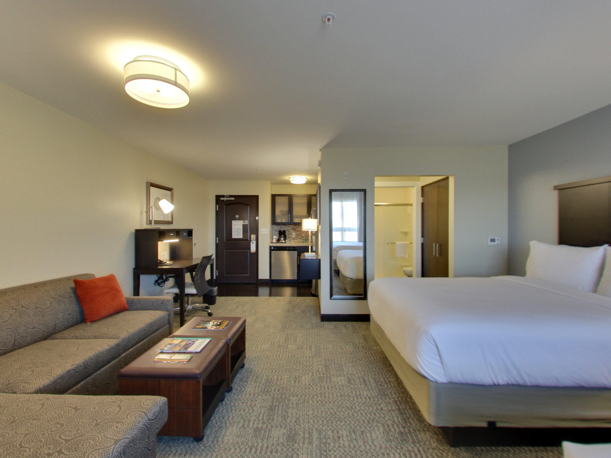 Staybridge Suites Madison - Fitchburg Photo