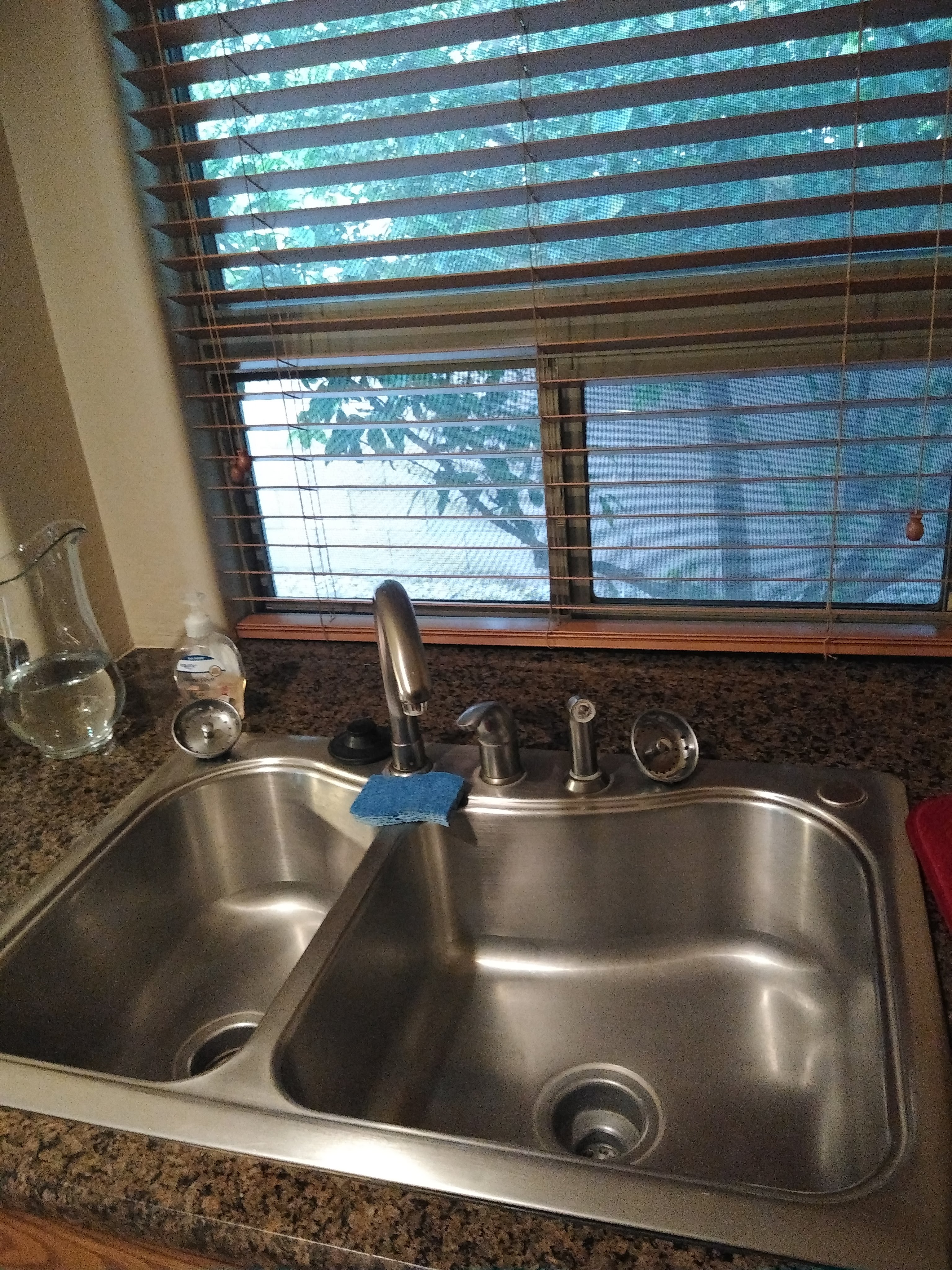 Housekeeping By Denise Logo