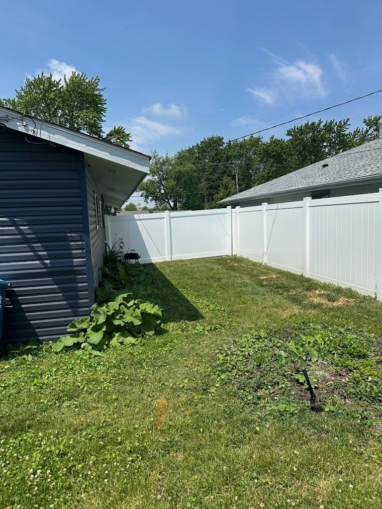 Top Rail Fence Naperville Image