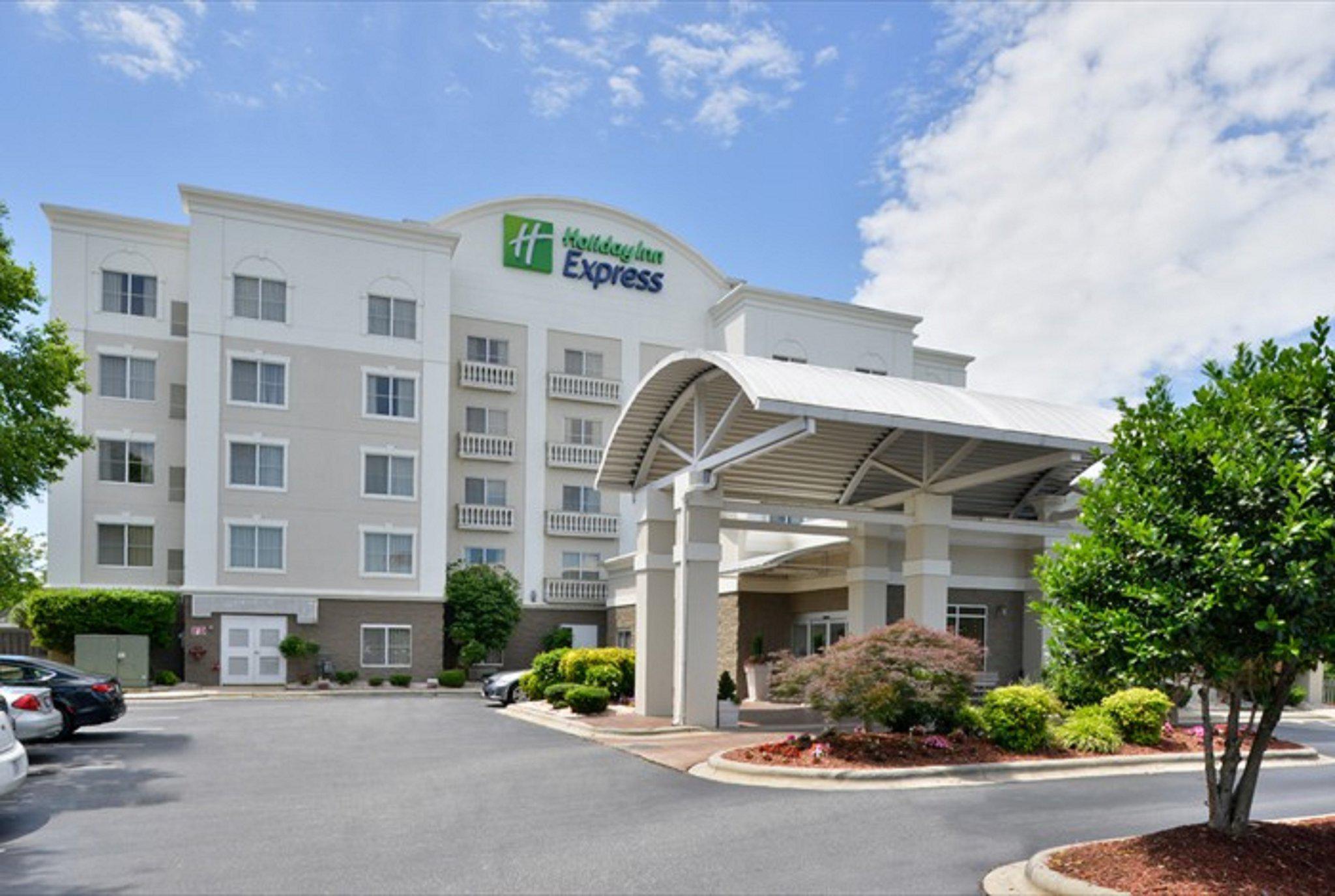 Holiday Inn Express & Suites Mooresville - Lake Norman Photo