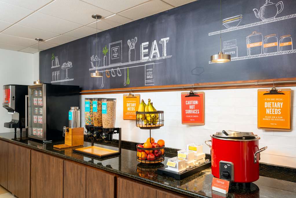 Hampton Inn Salisbury Image