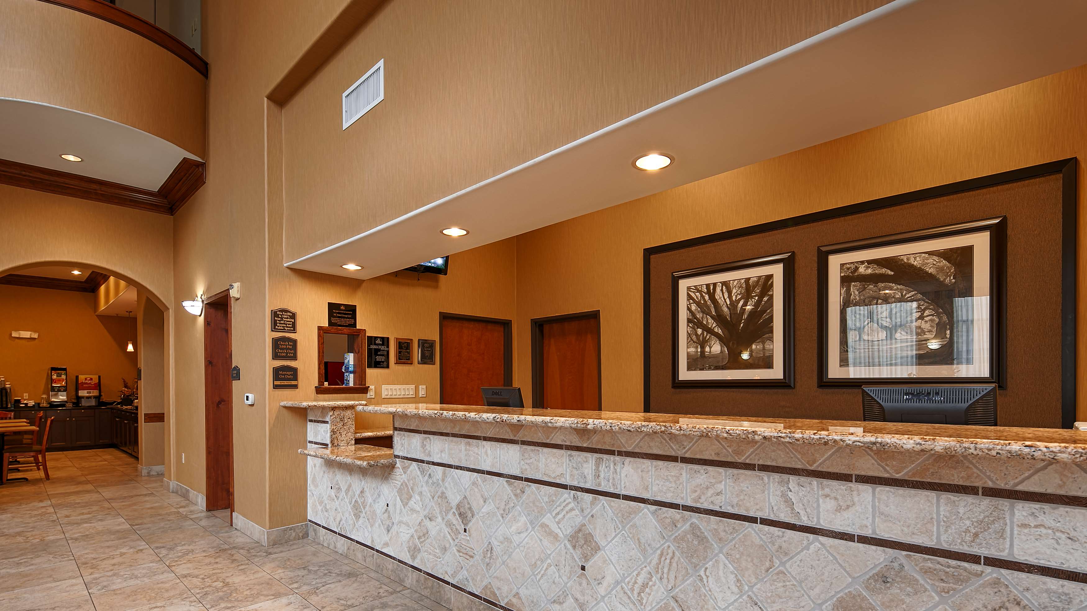 Best Western Plus New Caney Inn & Suites Photo