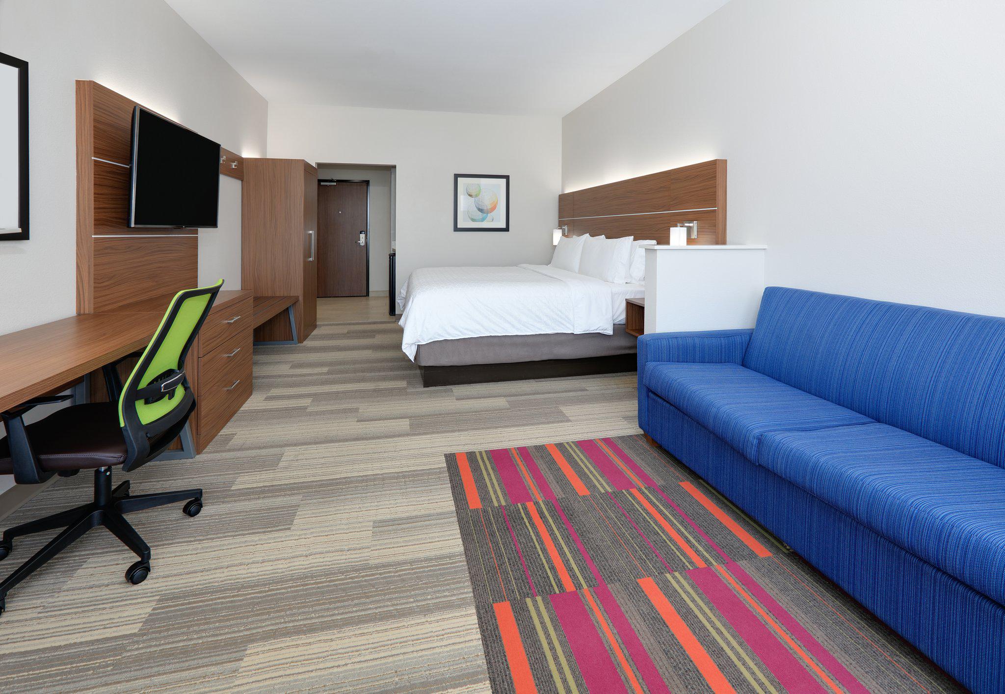 Holiday Inn Express & Suites Dallas NW Hwy - Love Field Photo