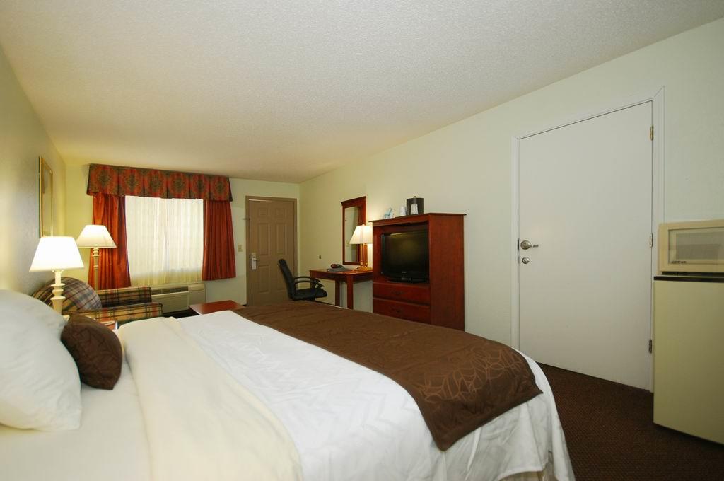 Best Western Plus Riverpark Inn & Conference Center Alpine Helen Image